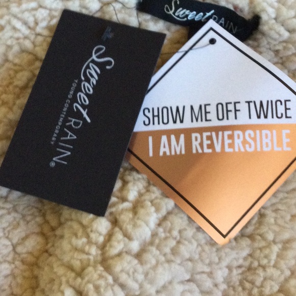 NWT Sweet Rain Reversible Fuzzy Jacket - Picture 4 of 5